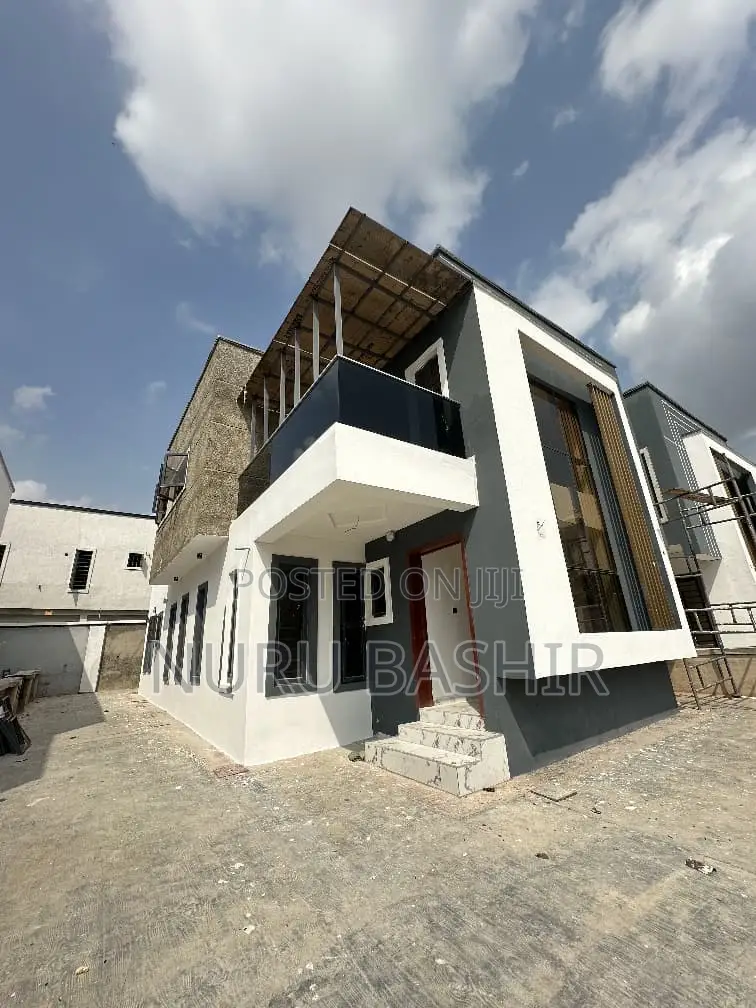 4bdrm Duplex in Gra Oluyole for sale in Oluyole Estate