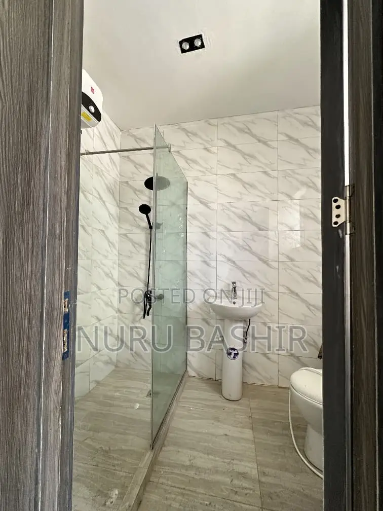 4bdrm Duplex in Gra Oluyole for sale in Oluyole Estate