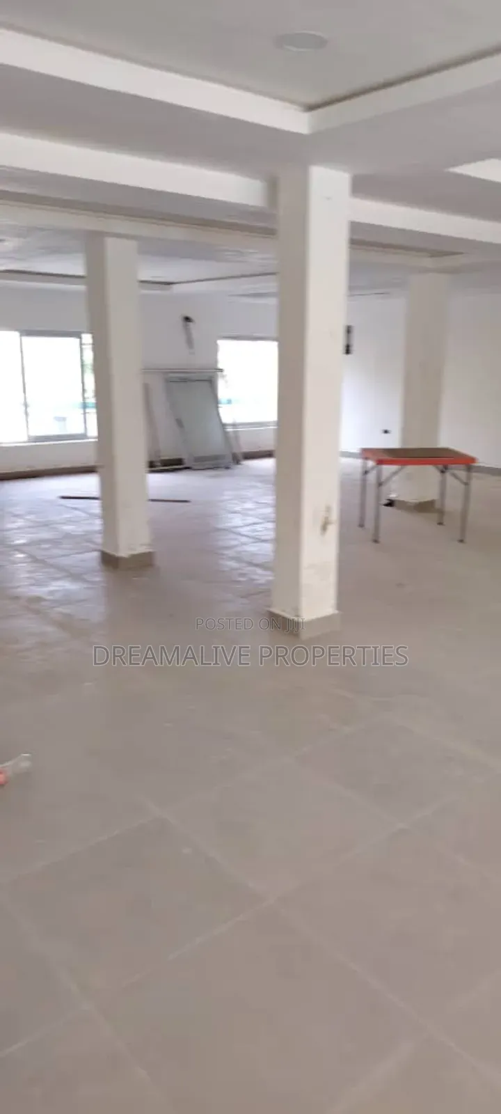 Shop Space in Zone 2 / Wuse