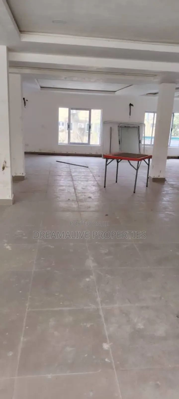 Shop Space in Zone 2 / Wuse