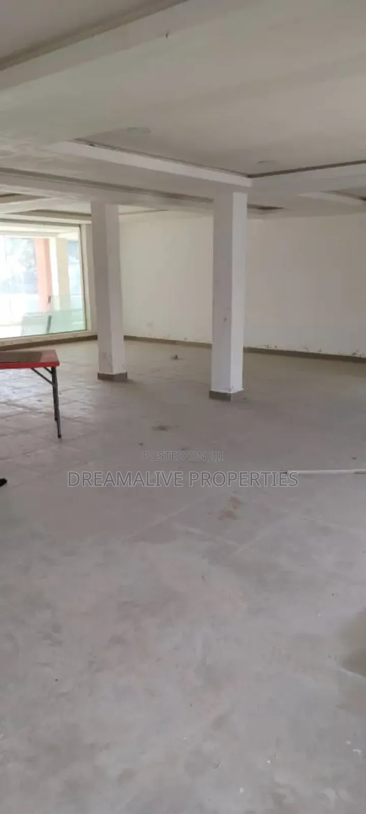 Shop Space in Zone 2 / Wuse