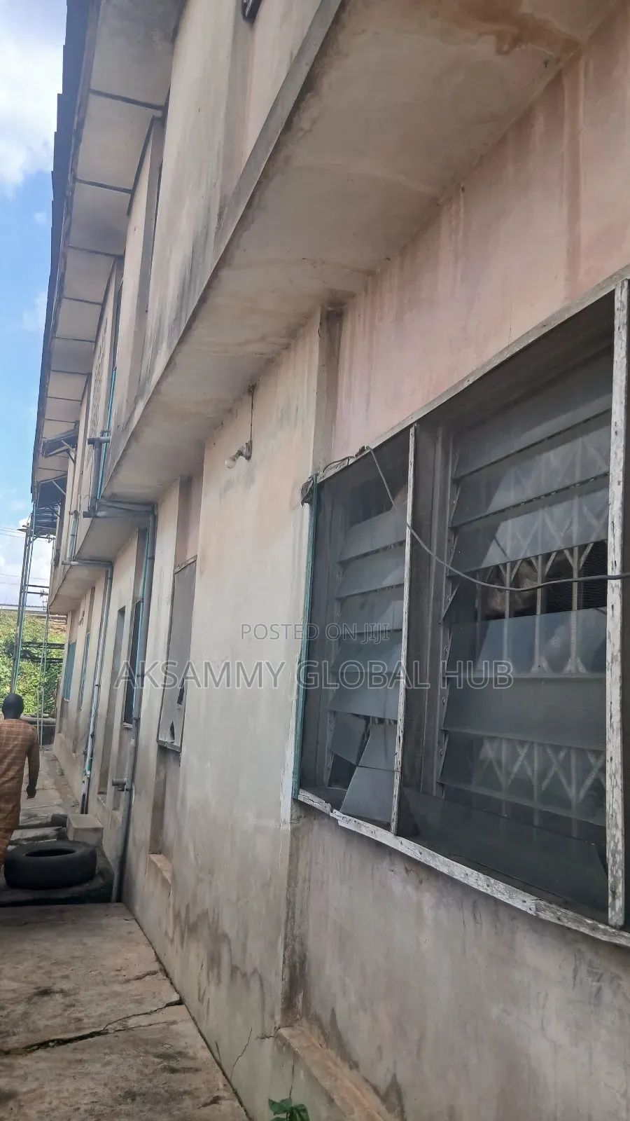 12bdrm Block of Flats in Agbowo for sale in Agbowo