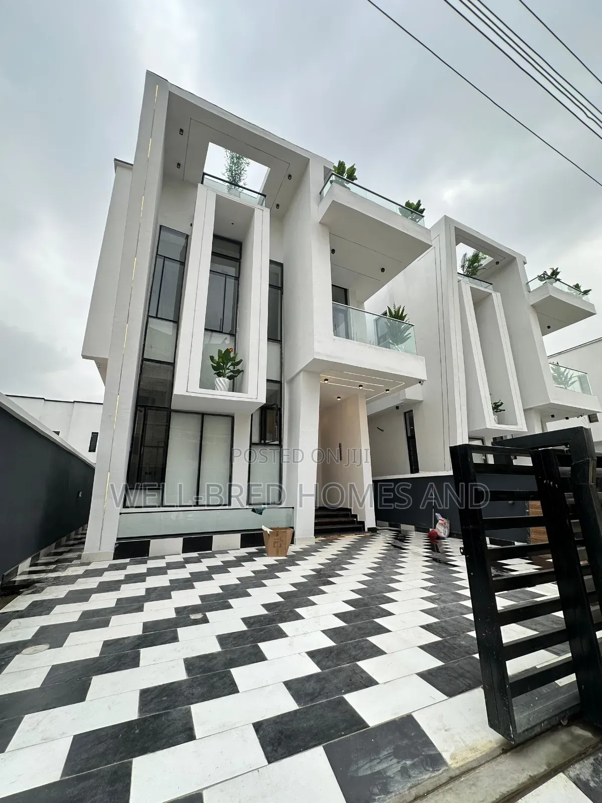 5bdrm Duplex in Chevron, Lekki, for sale in Lekki