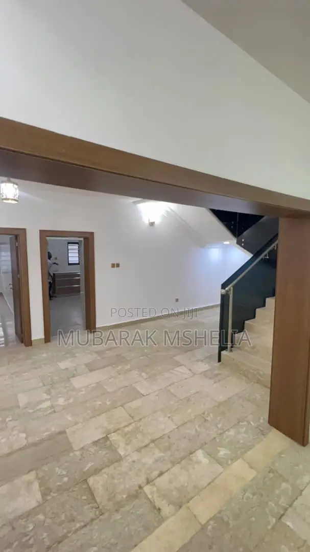 5bdrm Duplex in Gwarinpa for sale in Gwarinpa
