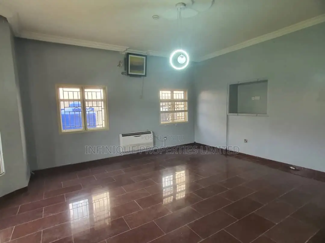 5bdrm Duplex in Nicon Town for sale in Nicon Town