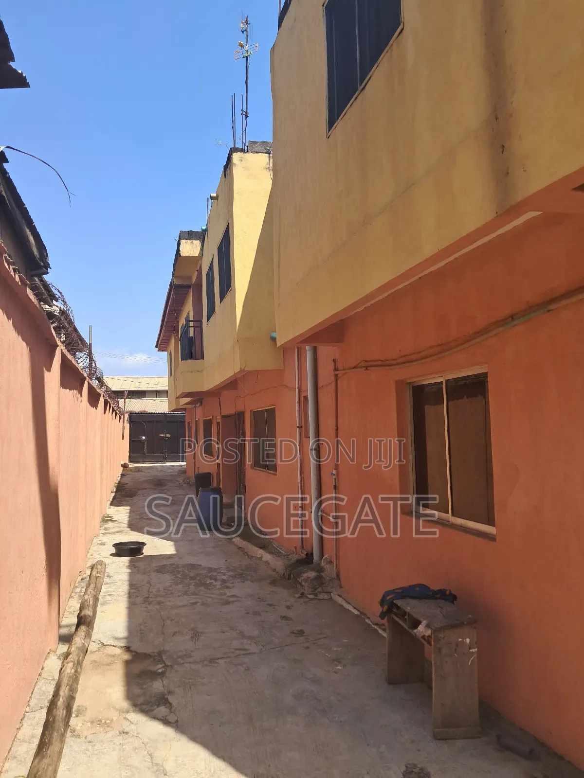 3bdrm Block of Flats in Site A, Satellite Town for sale in Satellite Town