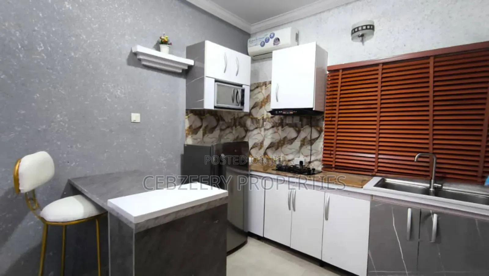 Exotic 1 Bedroom Easily Convertible in Ikeja GRA