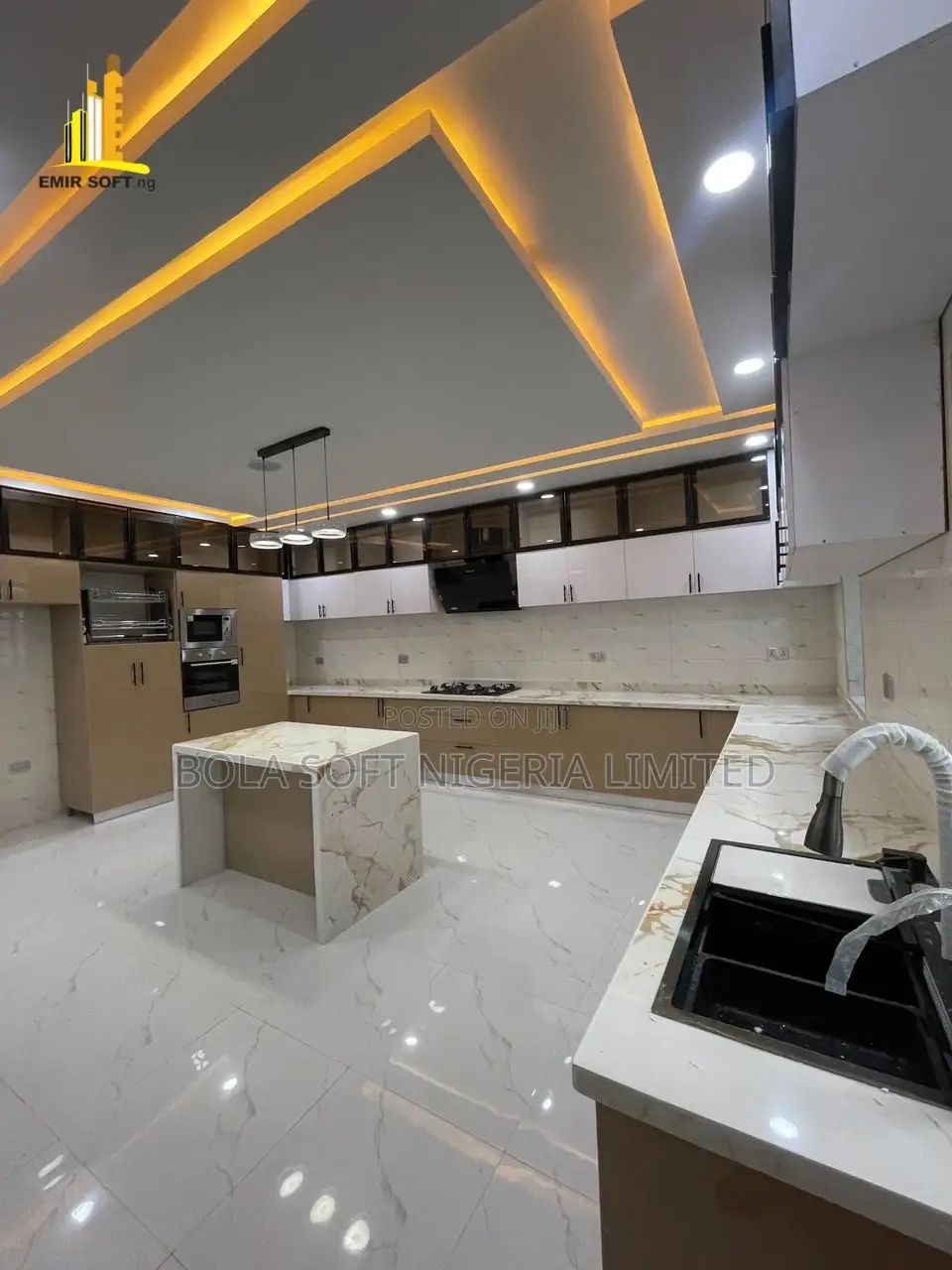4bdrm Mansion in Oluyole Estate for sale in Oluyole