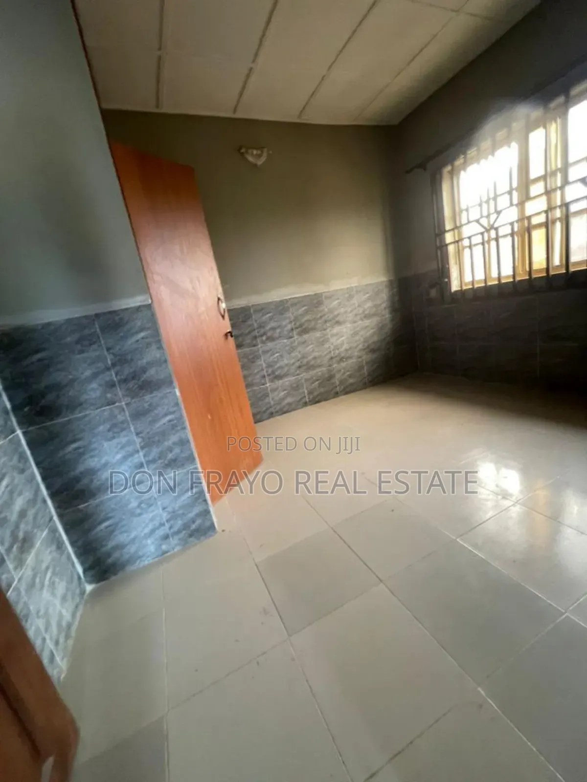 6bdrm Block of Flats in Elewuro Estate, Akobo for sale in Akobo