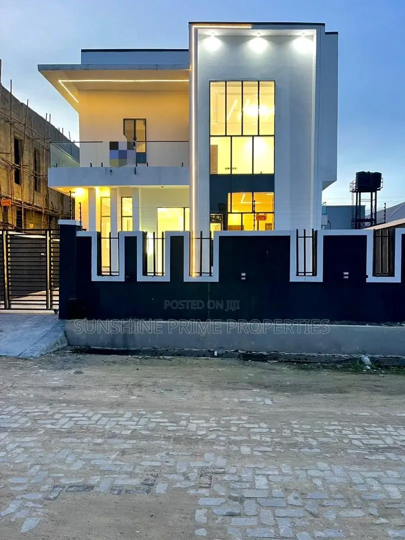 4bdrm Duplex in Lekki Ajah for sale in Ajah