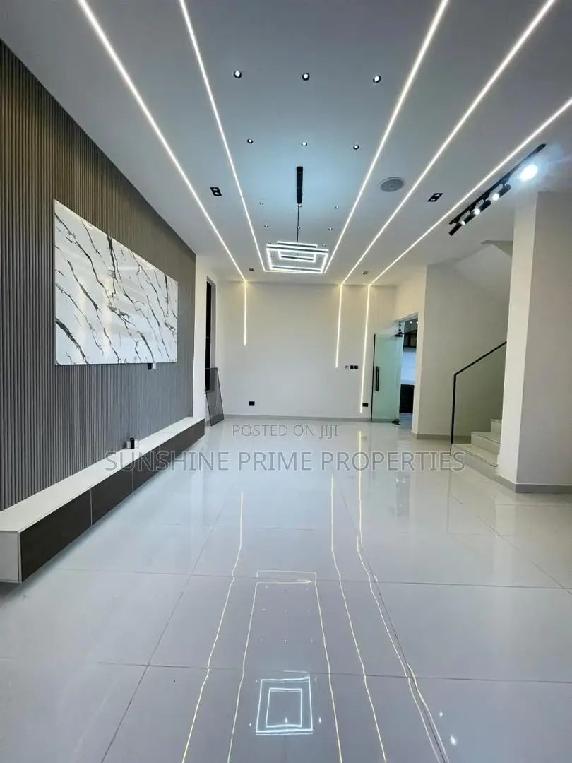 4bdrm Duplex in Lekki Ajah for sale in Ajah