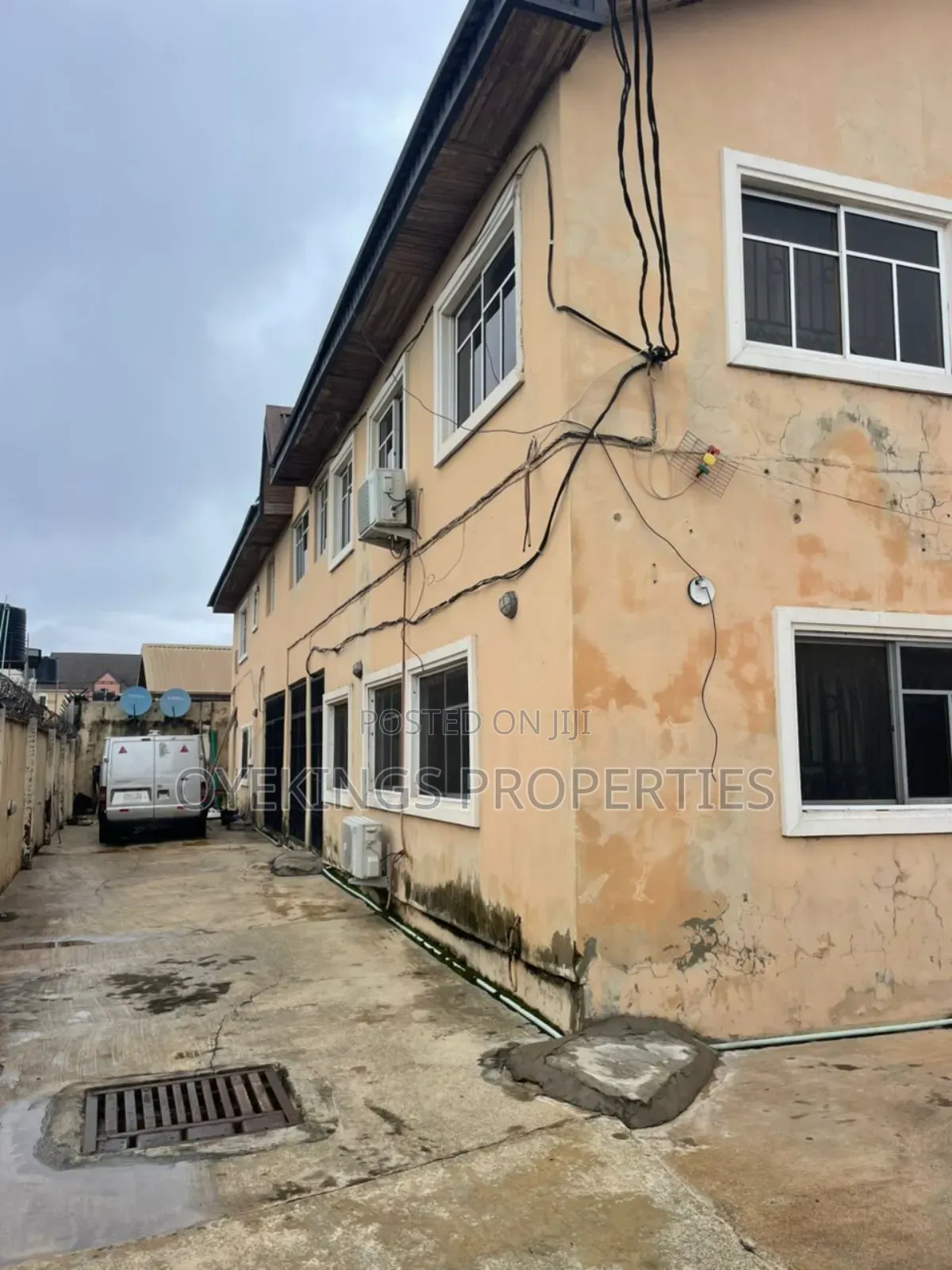 2bdrm Block of Flats in Oluyole for sale in Oluyole Estate