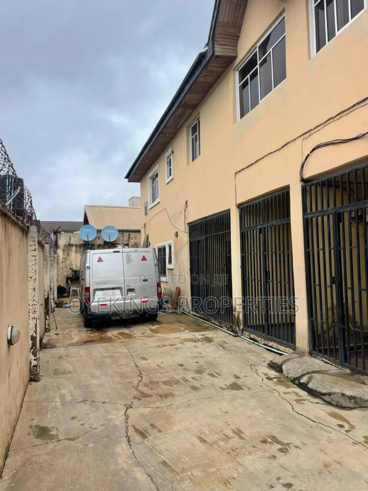 2bdrm Block of Flats in Oluyole for sale in Oluyole Estate