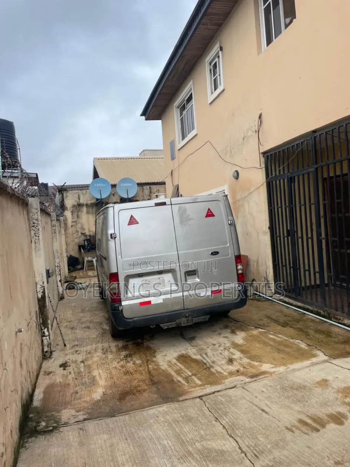 2bdrm Block of Flats in Oluyole for sale in Oluyole Estate