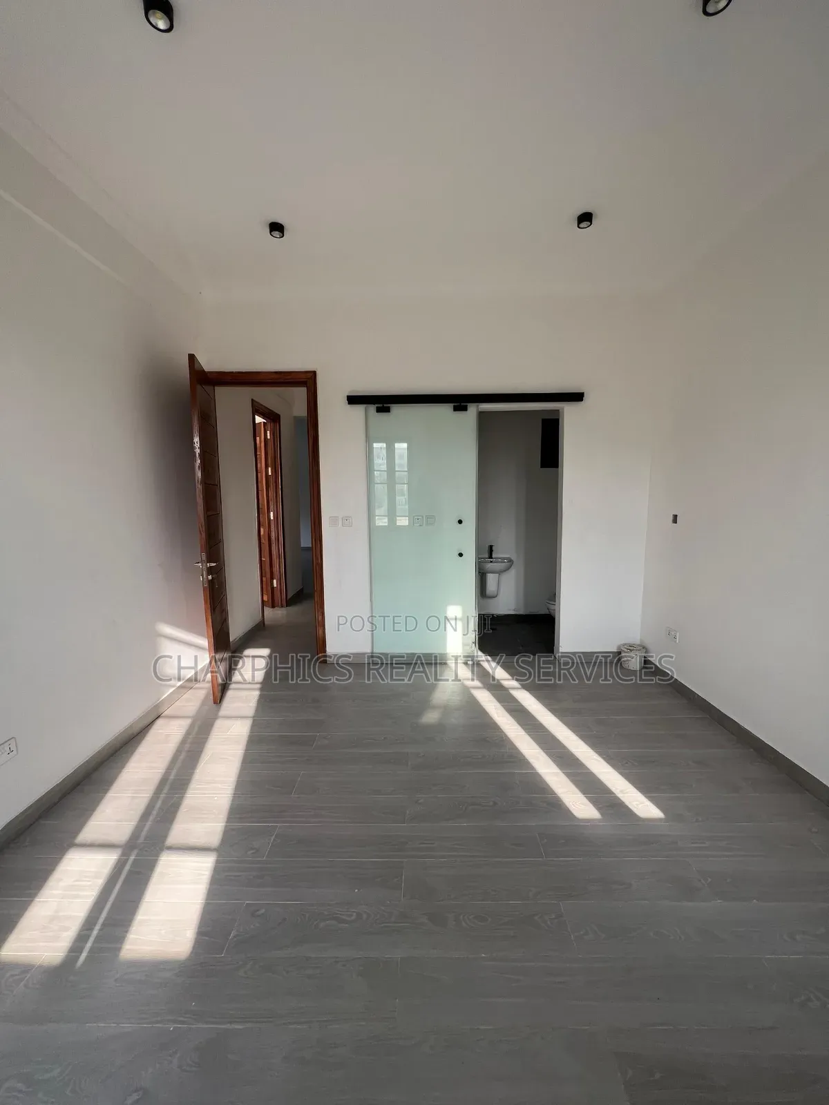 3bdrm Apartment In Ikate For Sale in Ikate