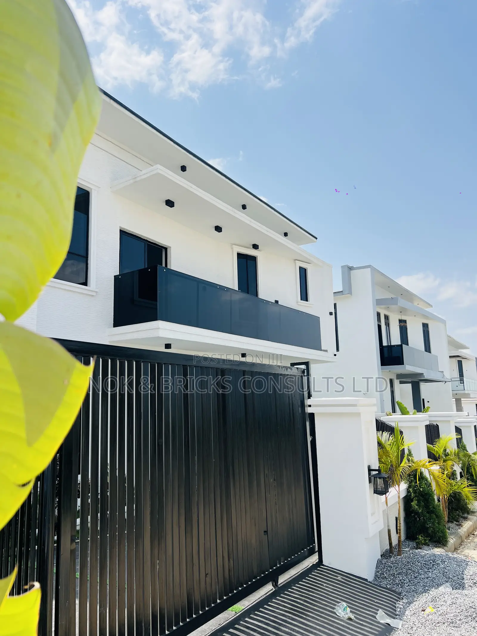 5bdrm Duplex in The Bridge for sale in Galadimawa