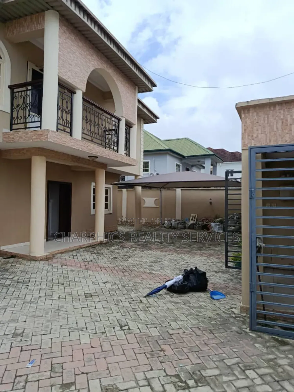 5bdrm Duplex in Agungi for rent in Agungi