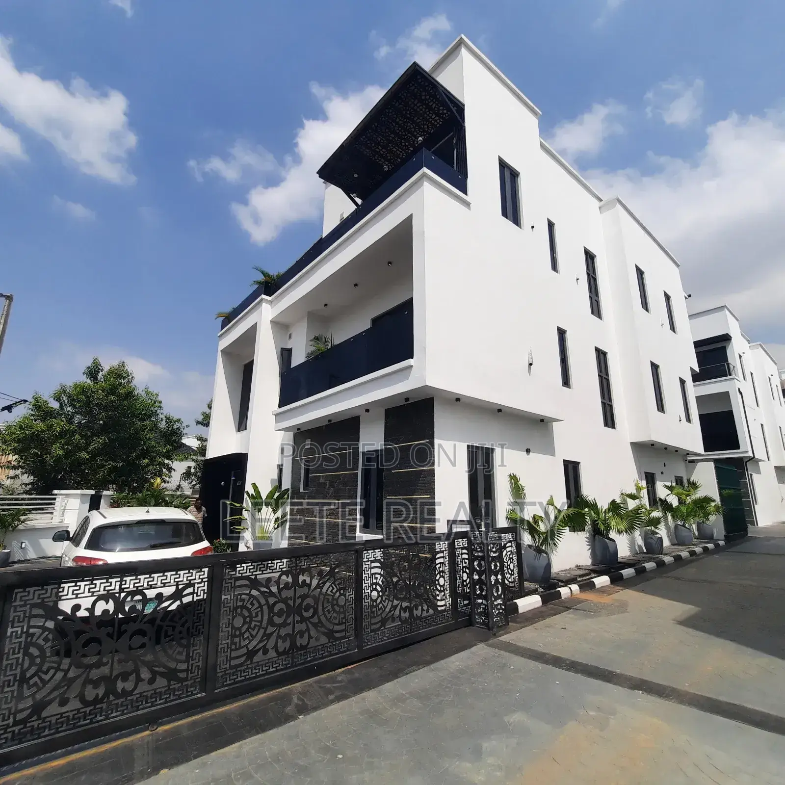 5bdrm Duplex in Kado for sale in Kado