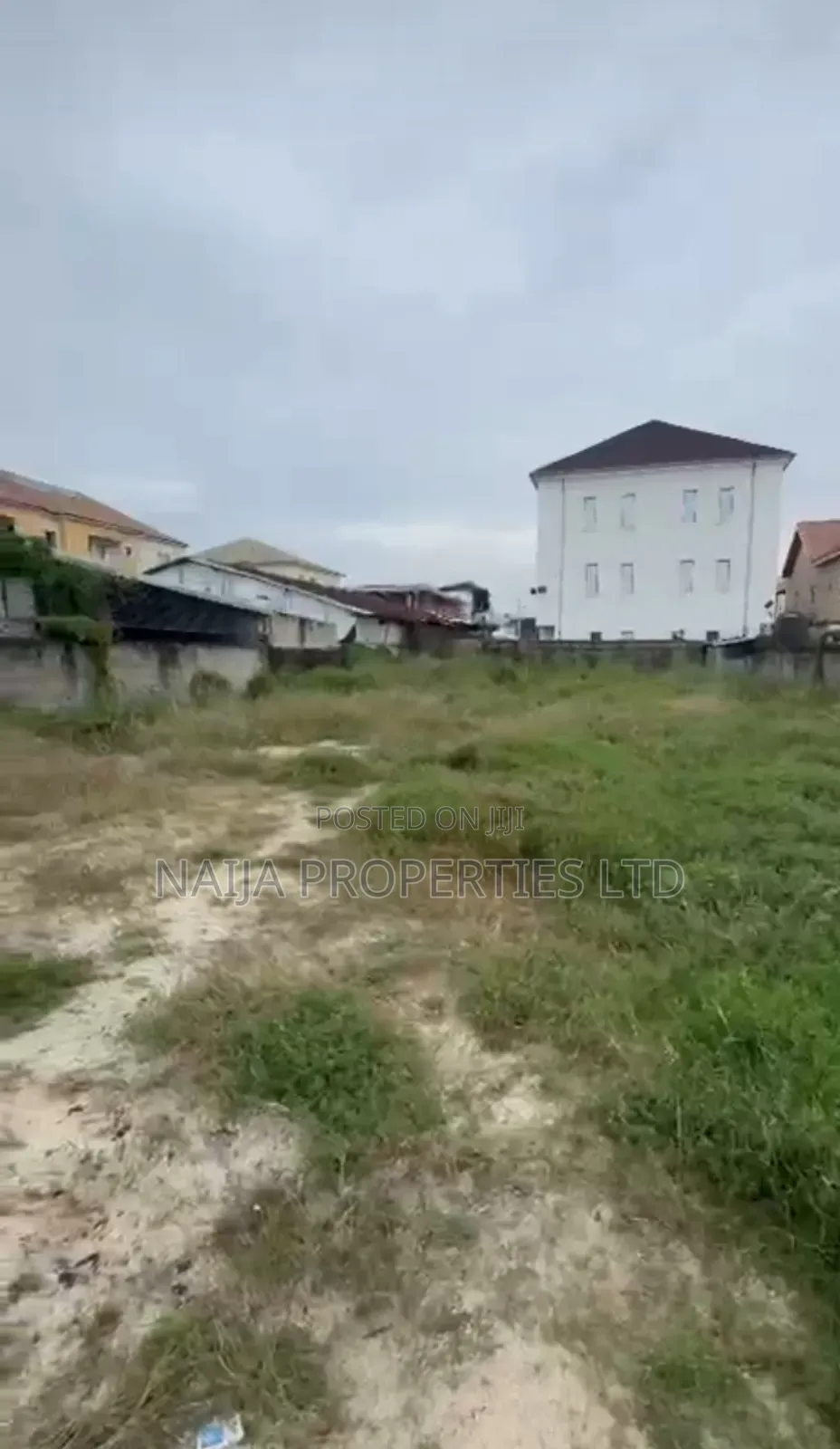 878sqm of Land at Ilasan-Ikate, Lekki for Sale in Lekki