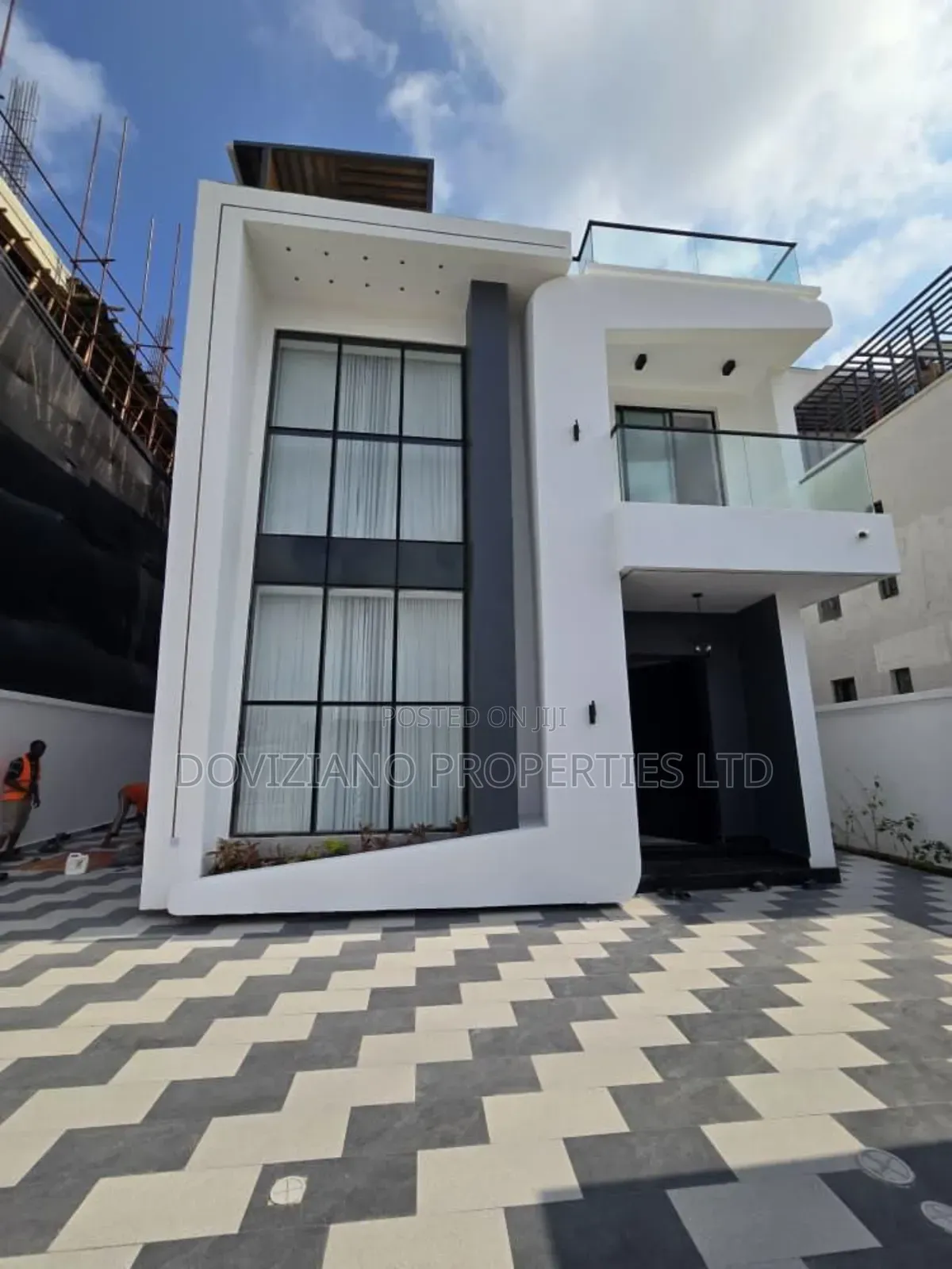 5bdrm Duplex in Lekki Phase 1 for sale in Lekki Phase 1
