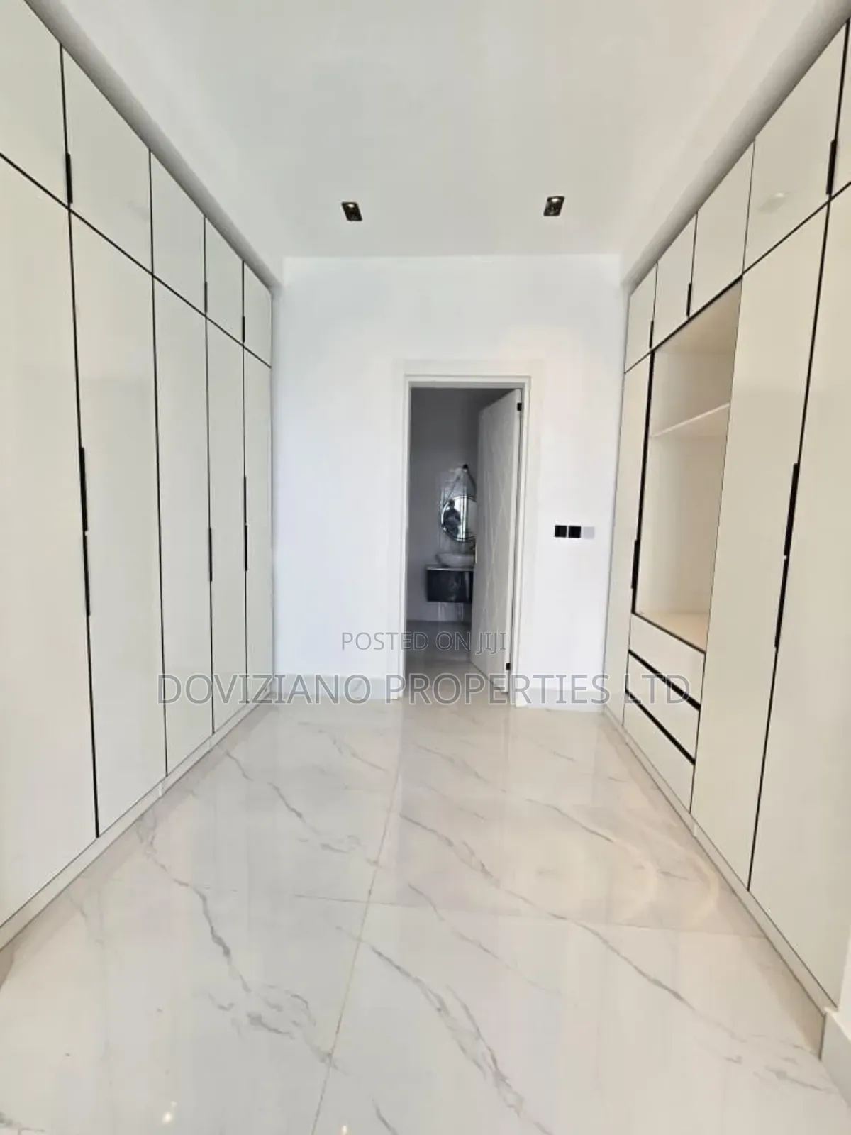 5bdrm Duplex in Lekki Phase 1 for sale in Lekki Phase 1
