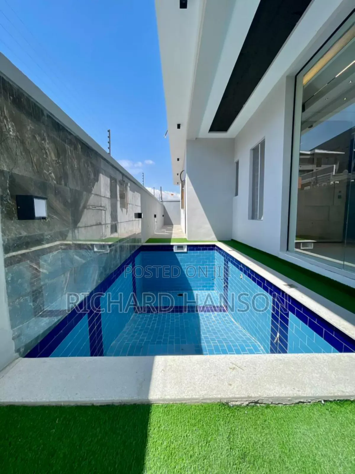 5bdrm Duplex in Lekki Phase 1 for sale in Lekki Phase 1