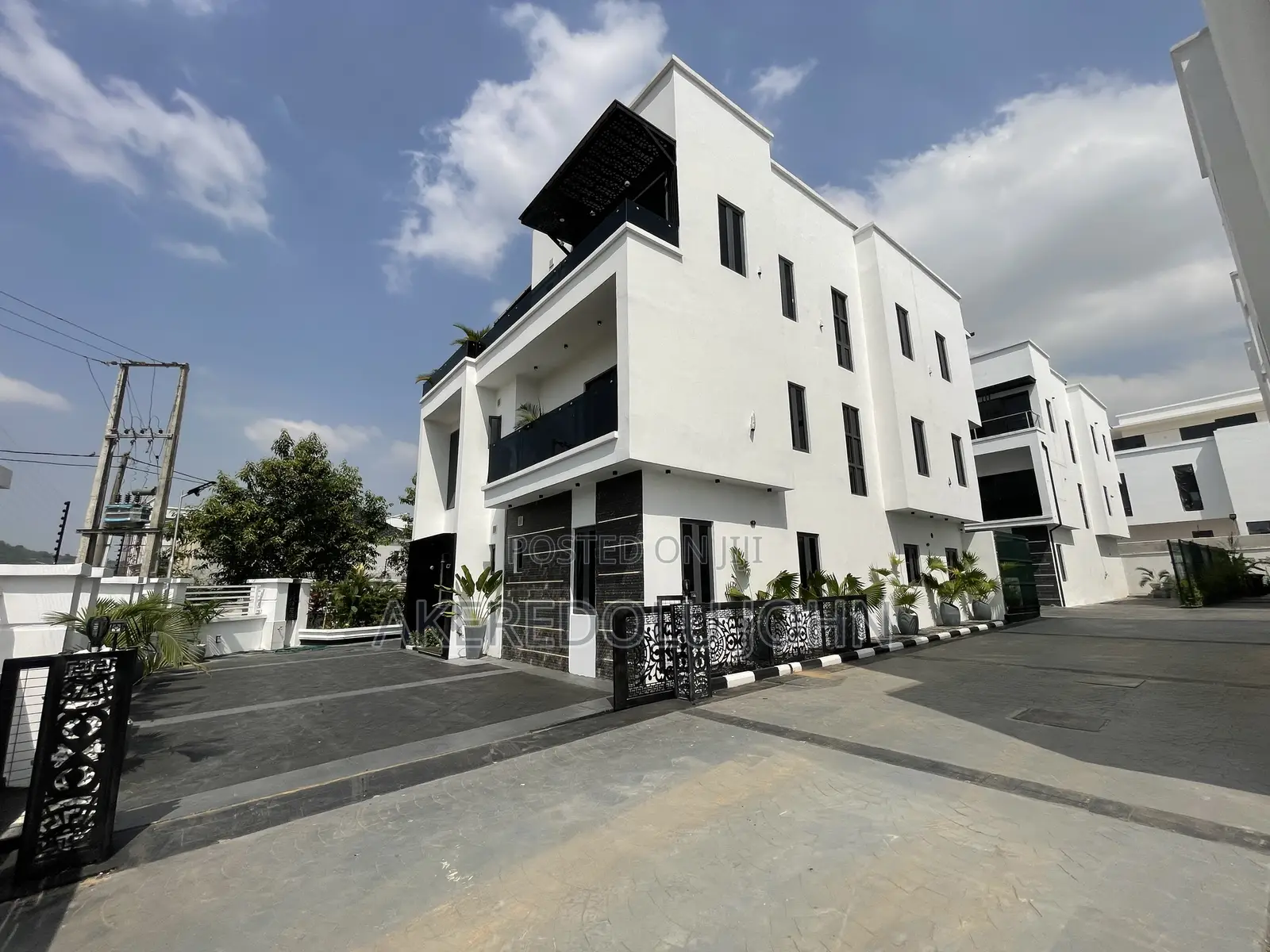 5bdrm Duplex in Kado for sale in Kado