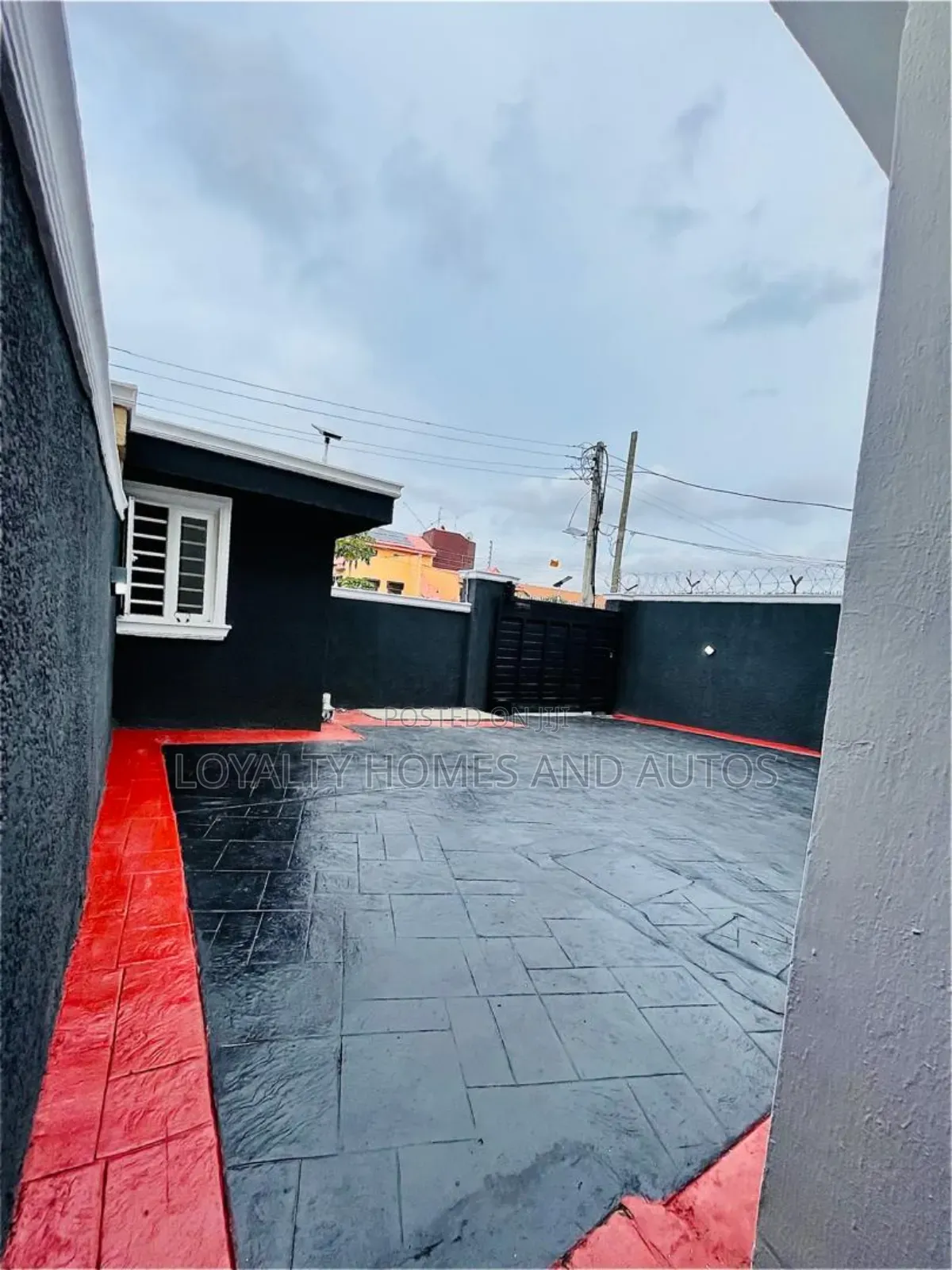 4bdrm Duplex in Omole Phase 1 Ikeja for sale in Ikeja