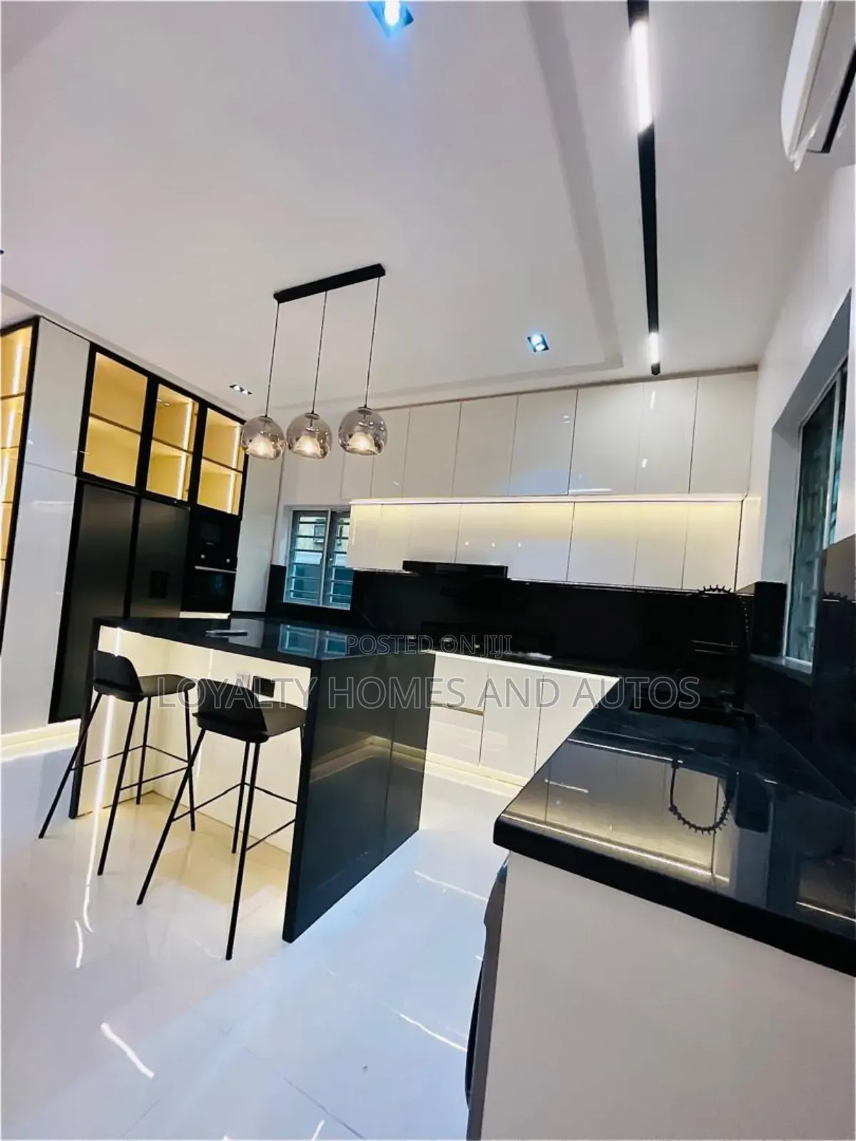 4bdrm Duplex in Omole Phase 1 Ikeja for sale in Ikeja
