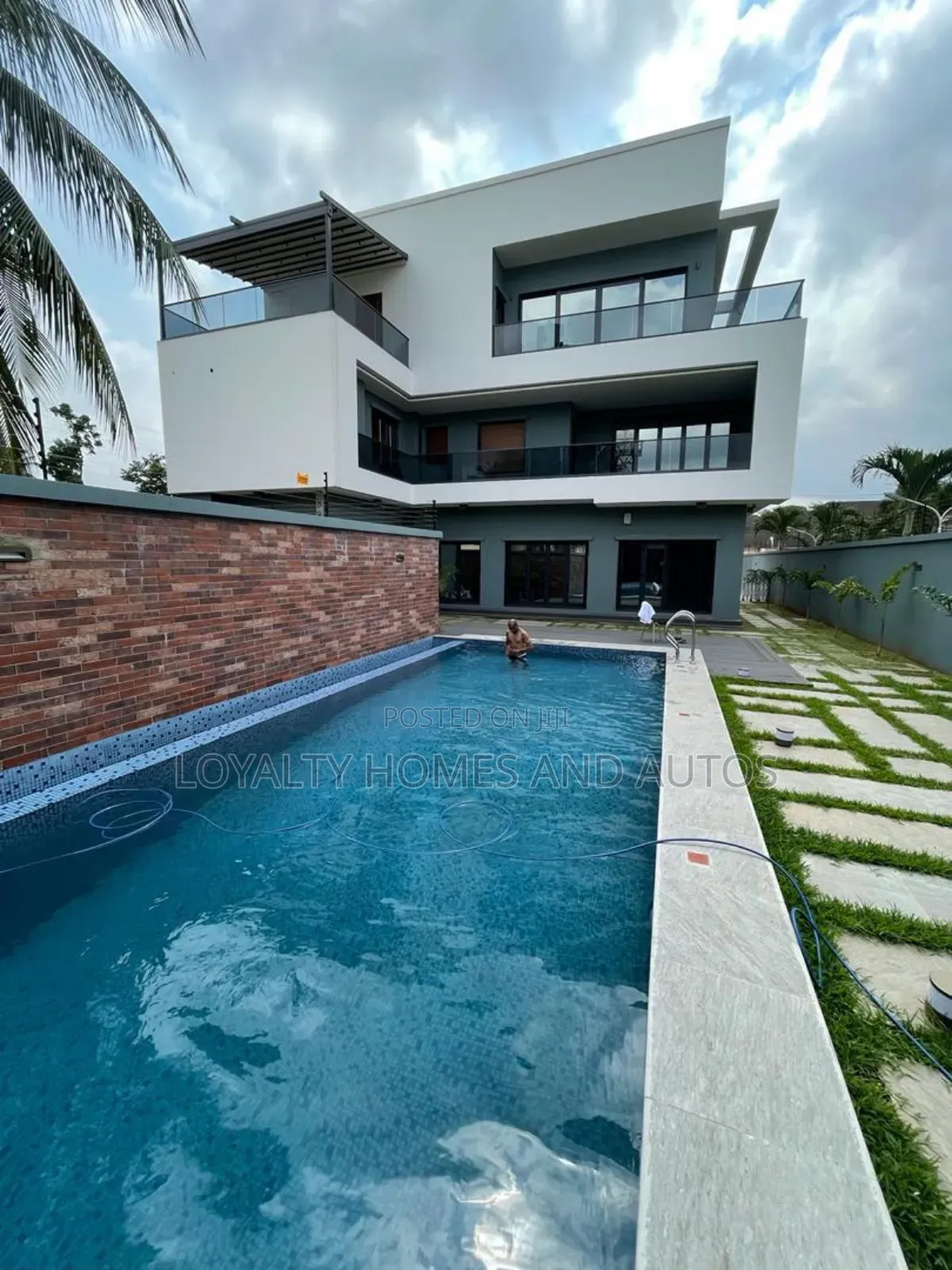 10bdrm Duplex in Ikeja Gra Ikeja for sale in Ikeja GRA