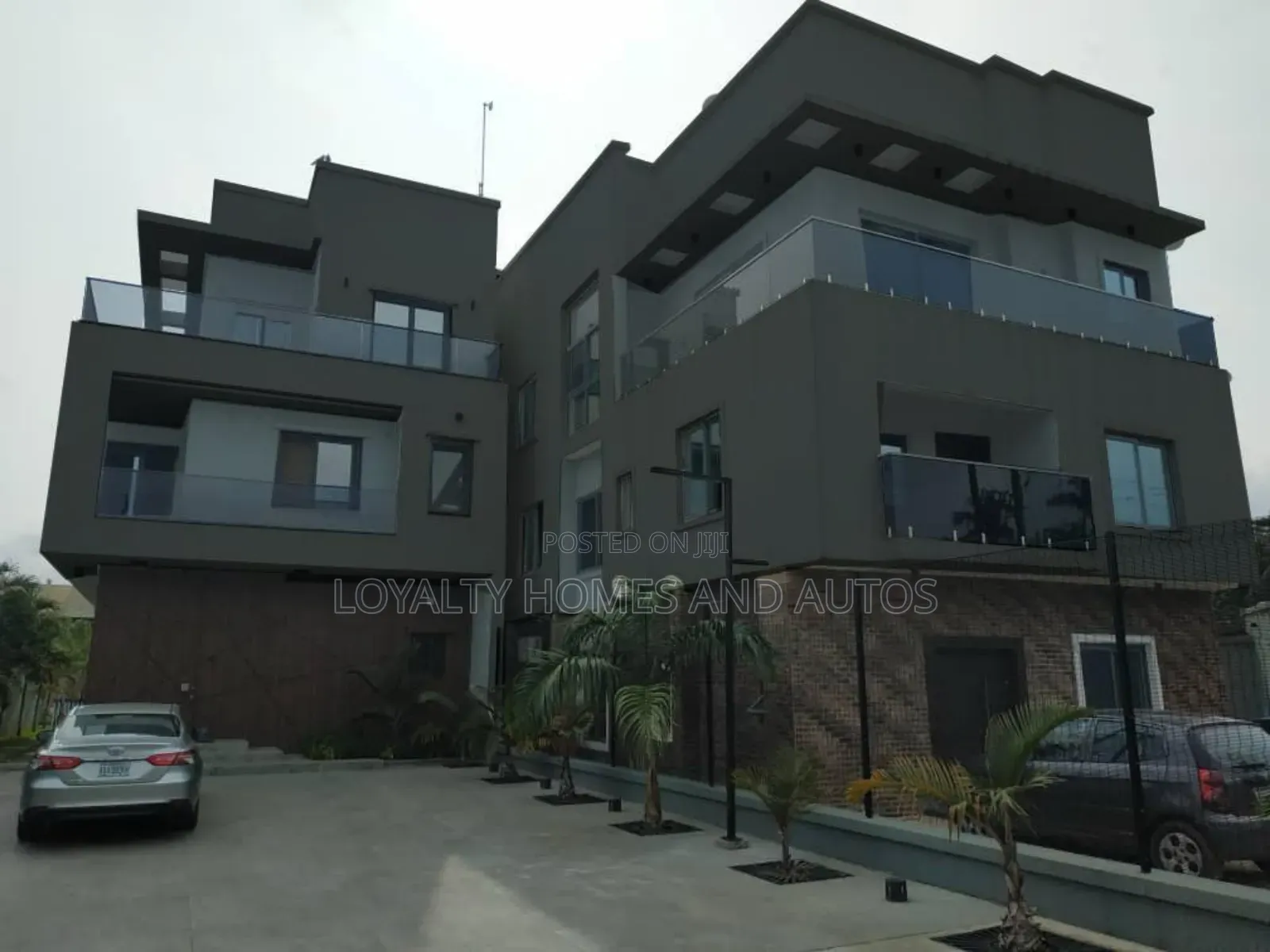 10bdrm Duplex in Ikeja Gra Ikeja for sale in Ikeja GRA