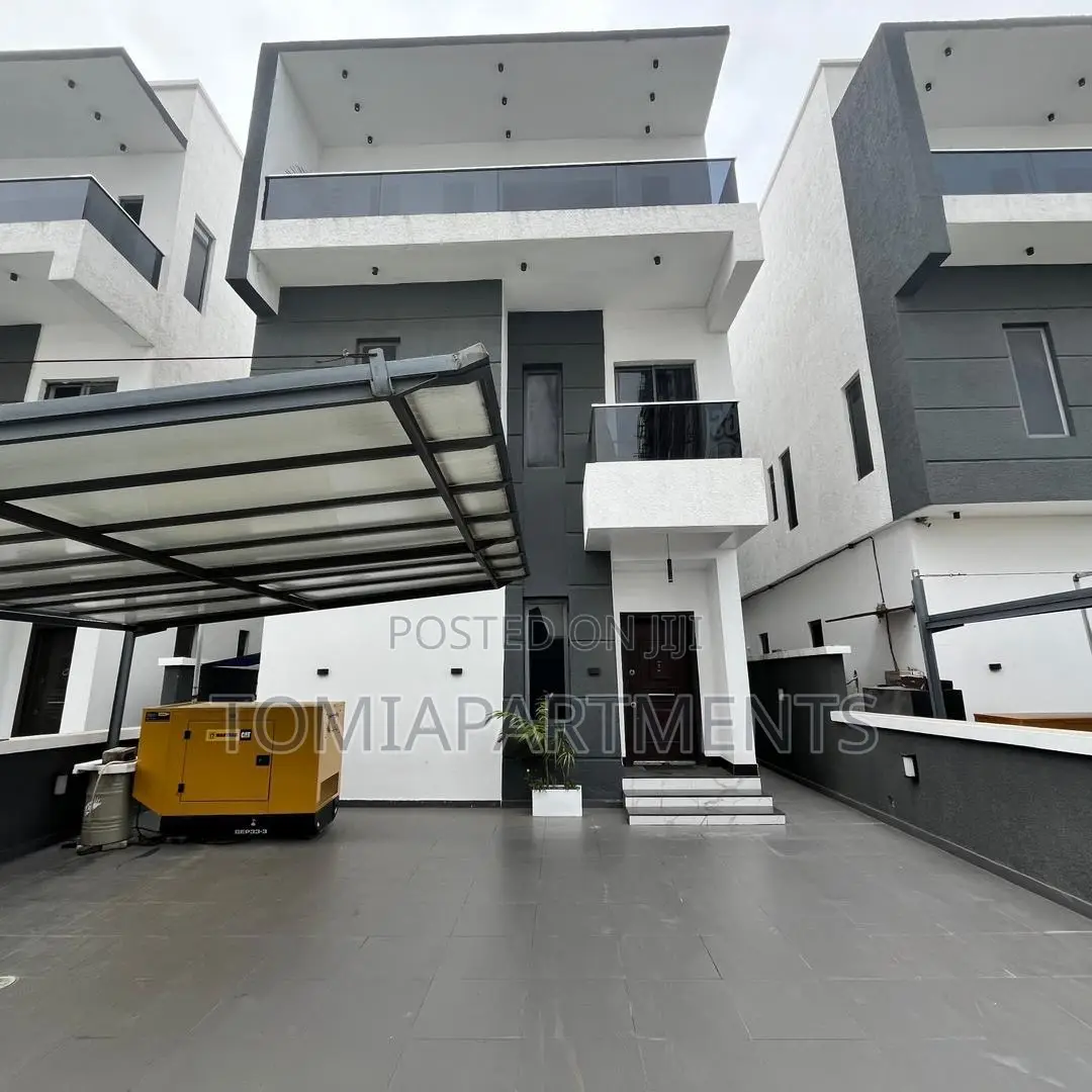 5 Bedroom Detached Self Compound Duplex Shortlet Apartment in Lekki in Ikate