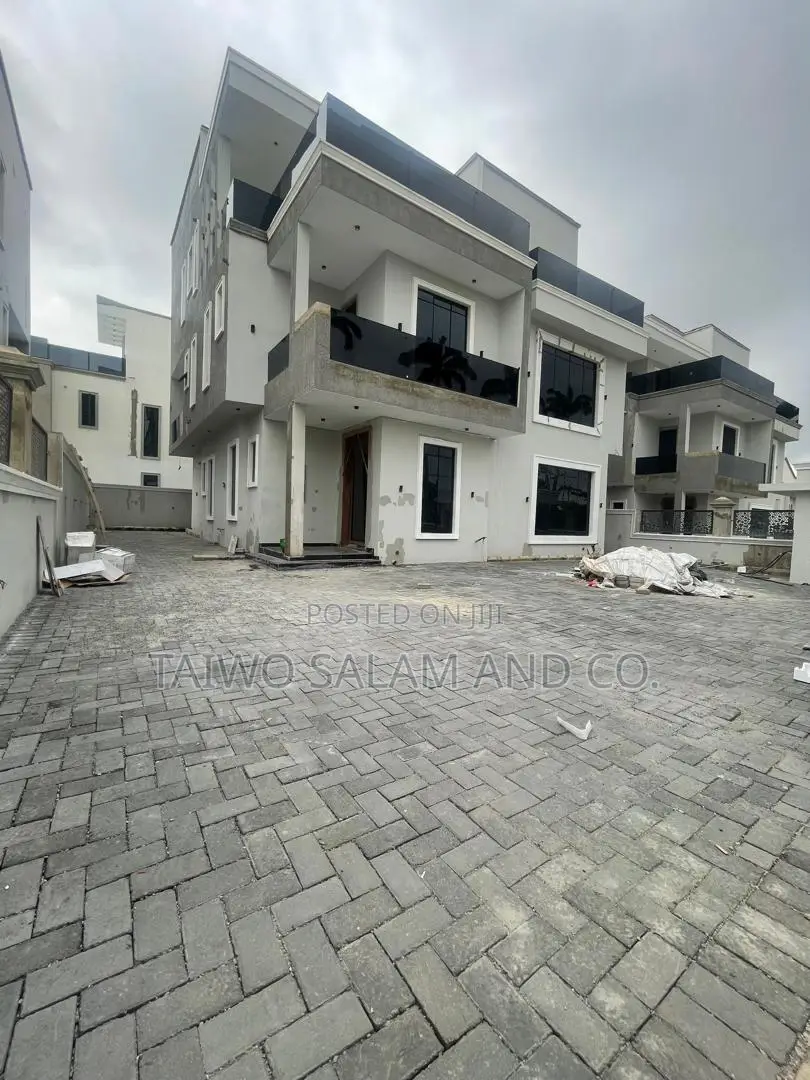5bdrm Duplex in Agodi for sale in Agodi