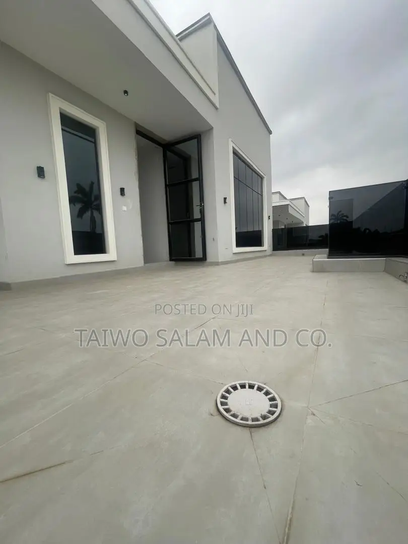 5bdrm Duplex in Agodi for sale in Agodi