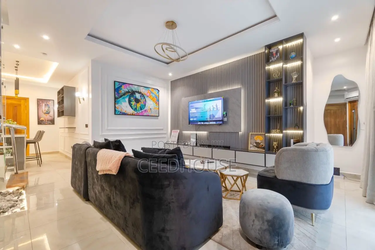 Luxurious 2 Bedrooms Penthouse Maisonette in Lekki Phase 1