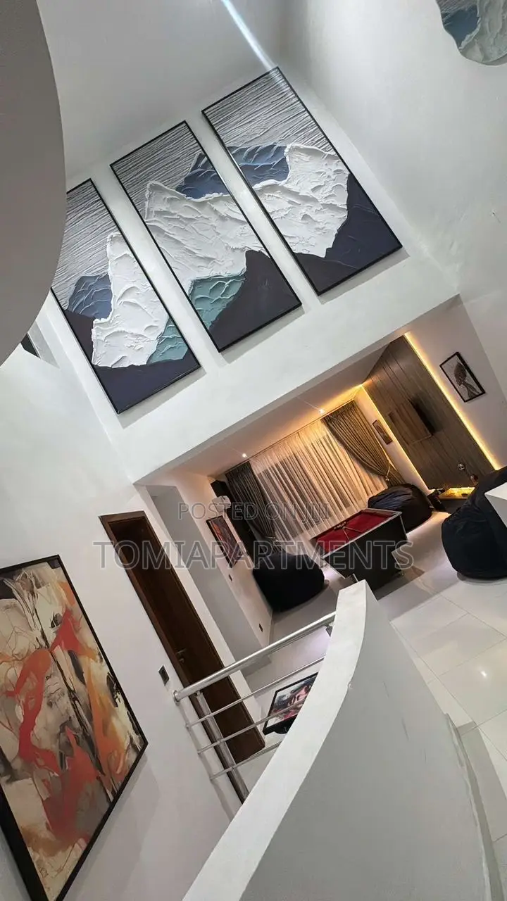 Beautiful 4 Bedroom Duplex Shortlet With Ps5 Snooker in Lekki in Lekki Phase 1
