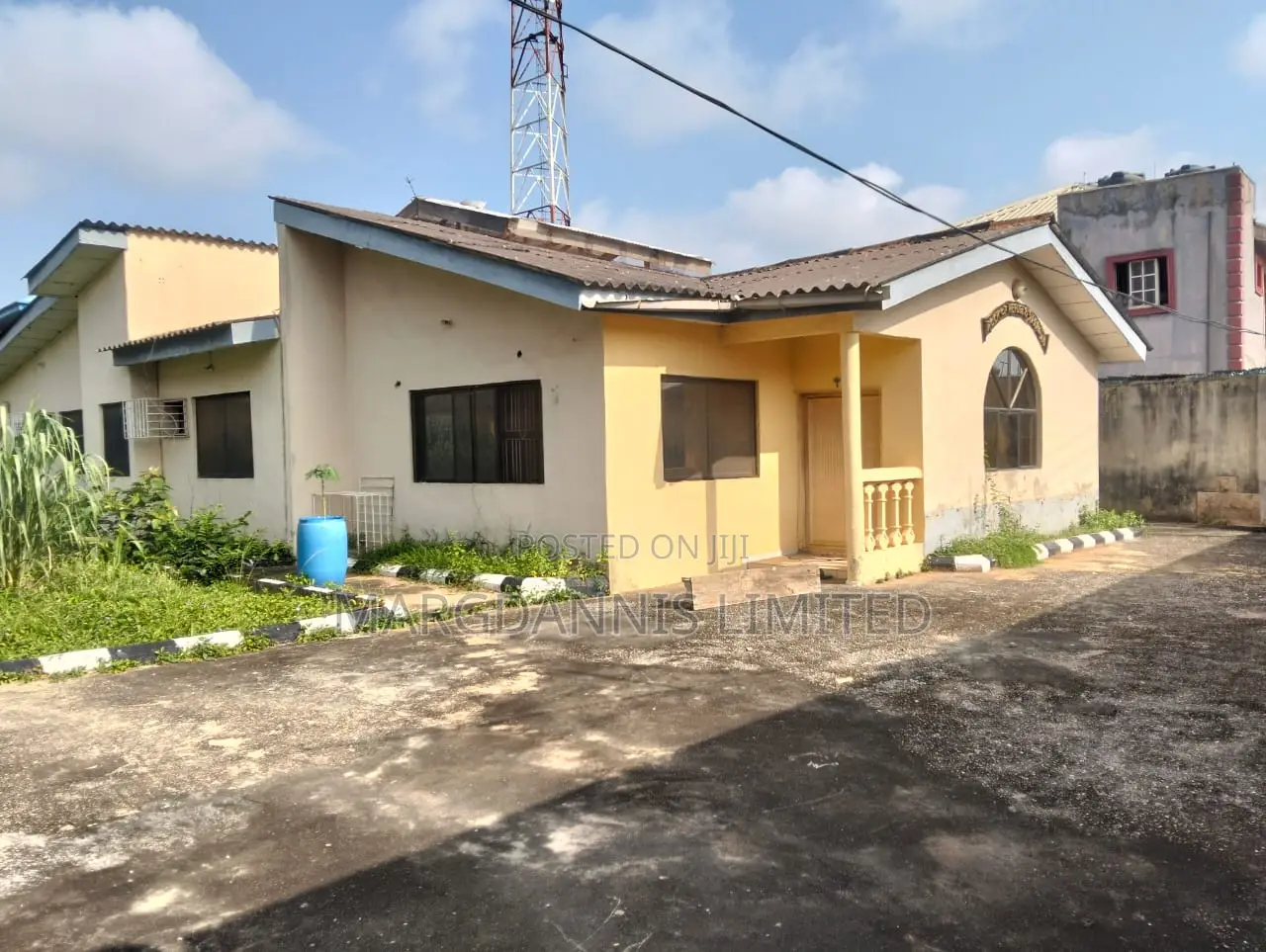 4bdrm Bungalow in Alogba Estate, Ebute for sale in Ebute