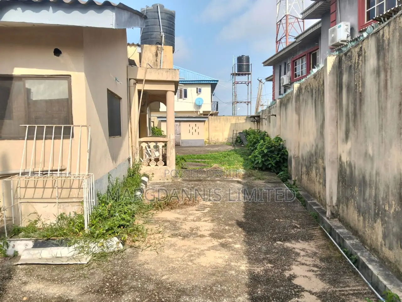 4bdrm Bungalow in Alogba Estate, Ebute for sale in Ebute