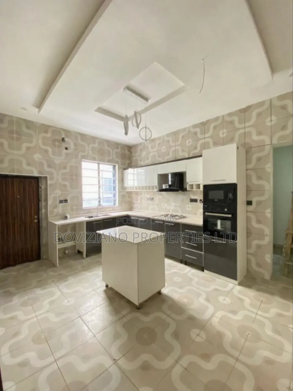 4bdrm Duplex in Lekki for sale in Lekki