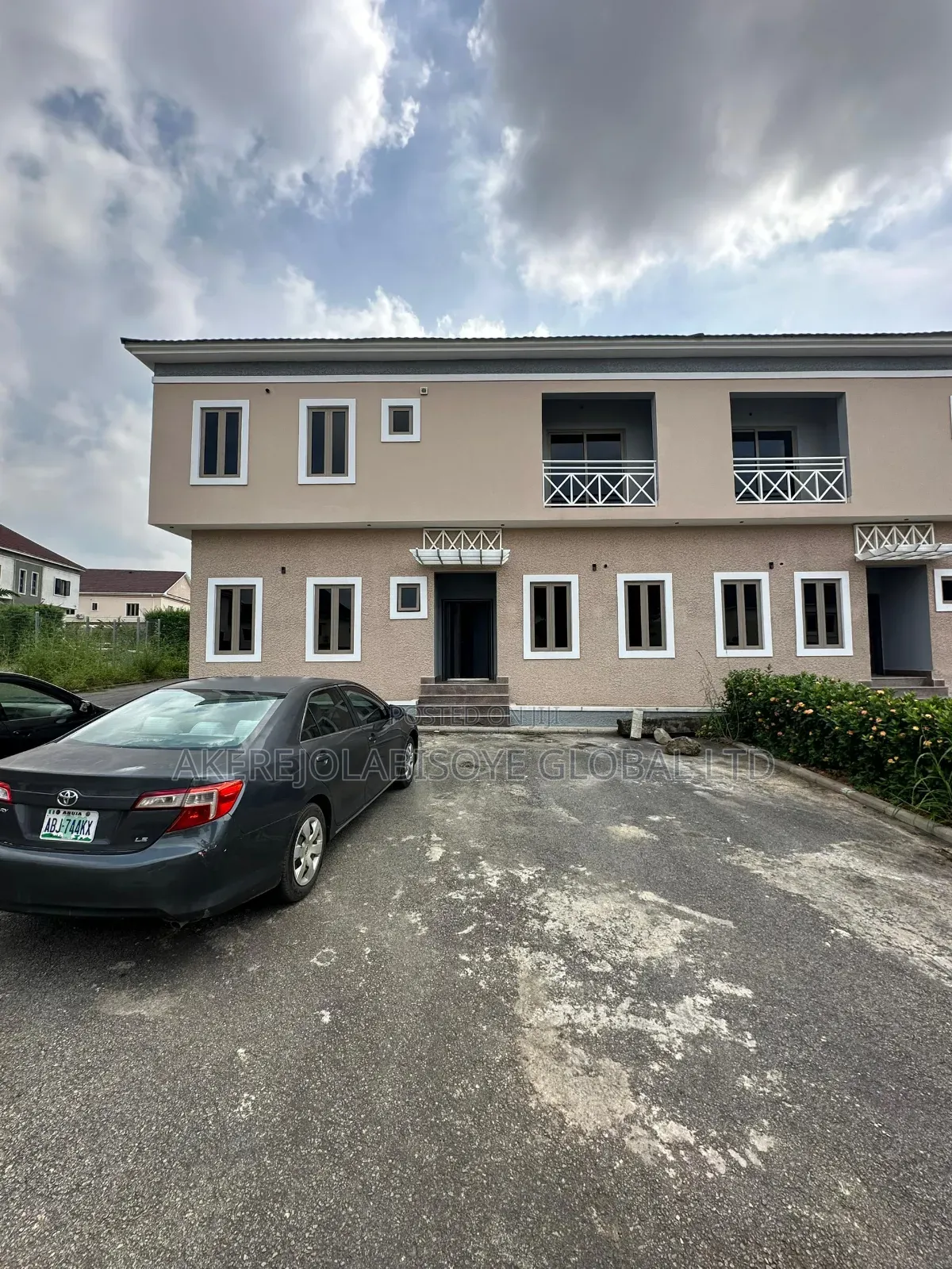 4bdrm Duplex in Life Camp for sale in Life Camp