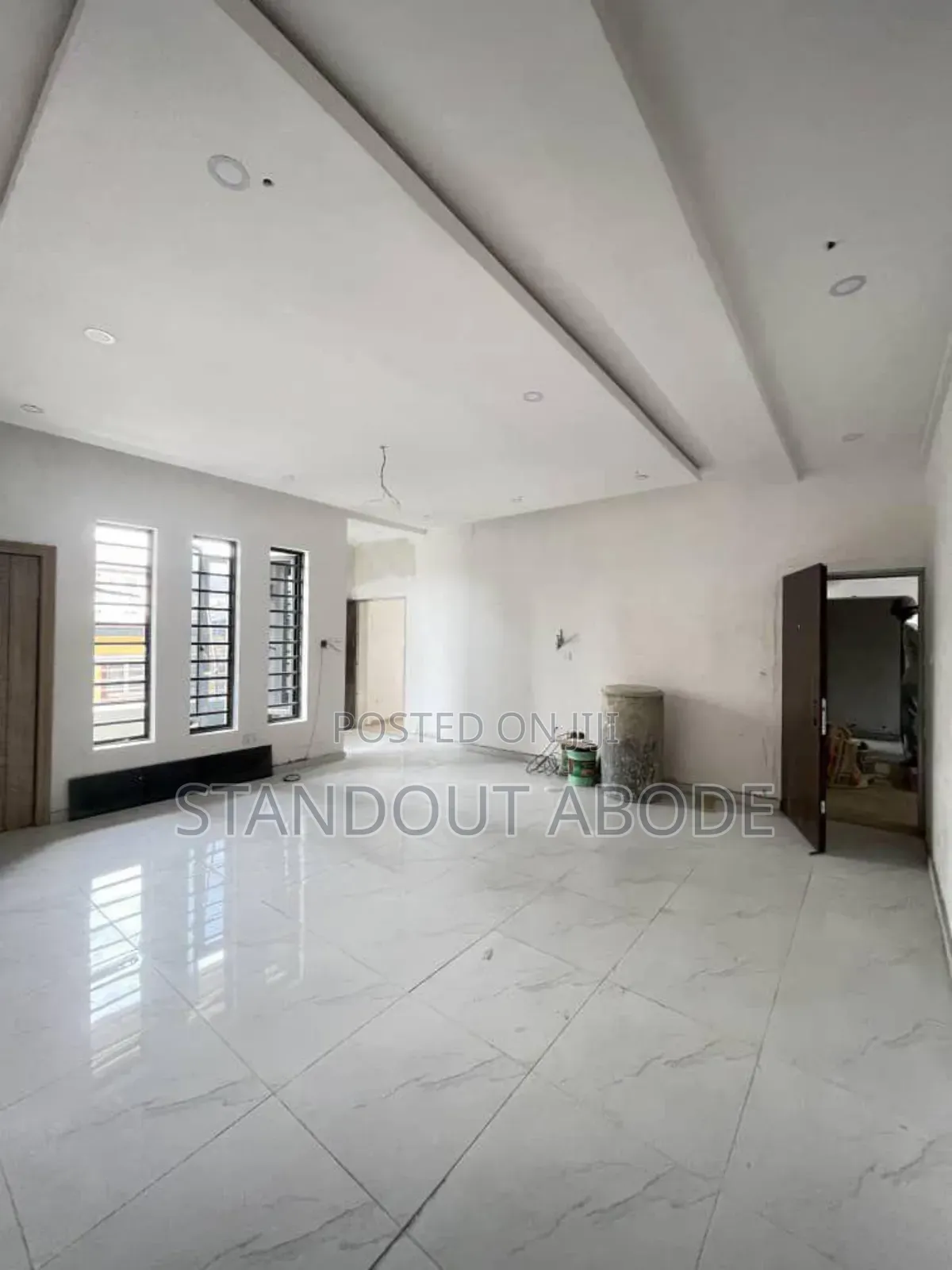 3bdrm Apartment in Inside An Estate, Yaba for sale in Yaba