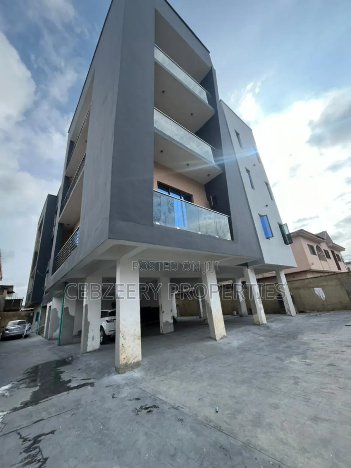 3bdrm Apartment in Ikeja for sale in Ikeja