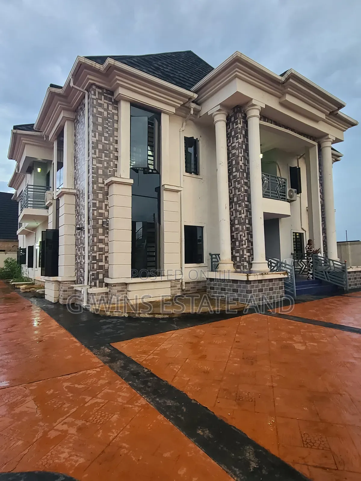 6bdrm Duplex in Okhuoromi Off, Benin City for sale in Benin City