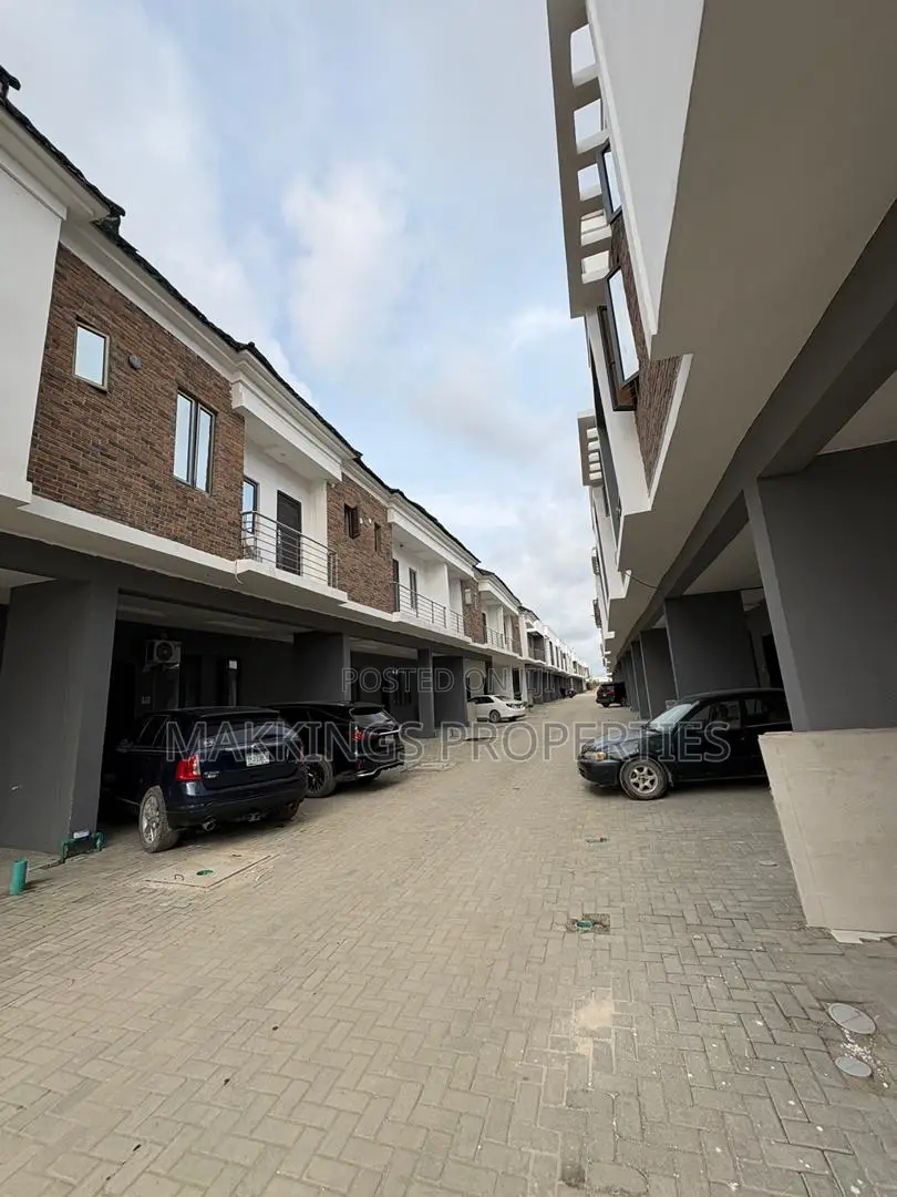 4bdrm Duplex in Abraham Adesanya Estate for rent in Abraham Adesanya Estate
