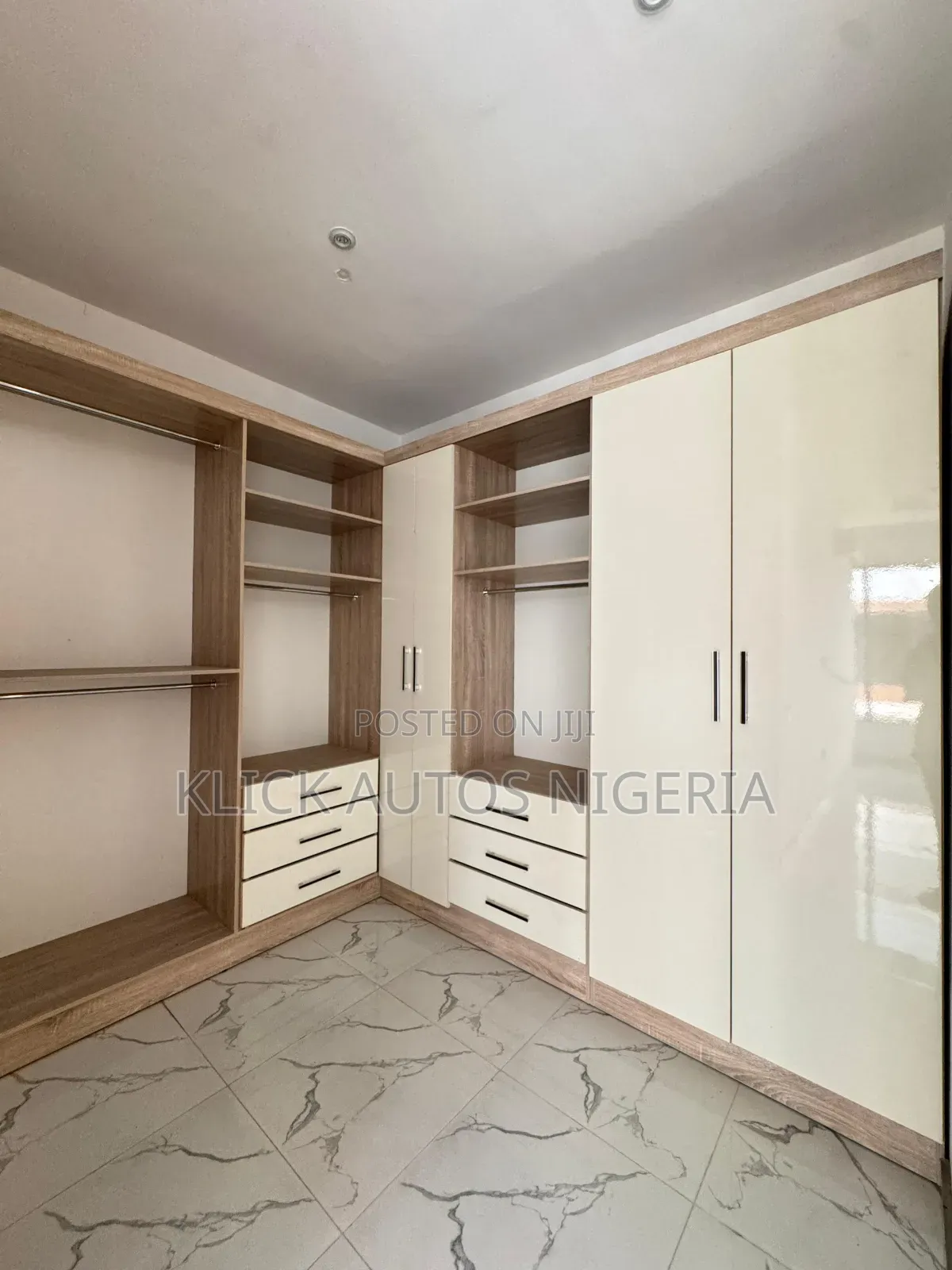 Furnished 4bdrm Duplex in Ogombo for sale in Ogombo