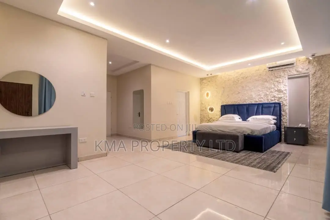 Luxurious 4 Bedroom Duplex With Snooker and Swimming Pool in Victoria Island