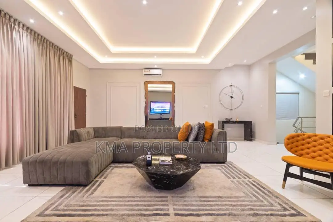 Luxurious 4 Bedroom Duplex With Snooker and Swimming Pool in Victoria Island