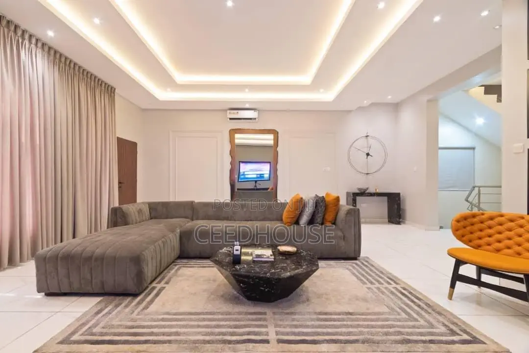 Luxurious 4 Bedroom Duplex With Snooker and Swimming Pool in Victoria Island