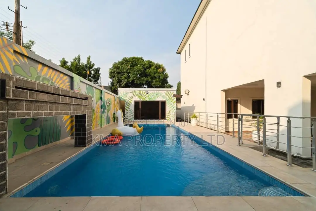 Luxurious 4 Bedroom Duplex With Snooker and Swimming Pool in Victoria Island