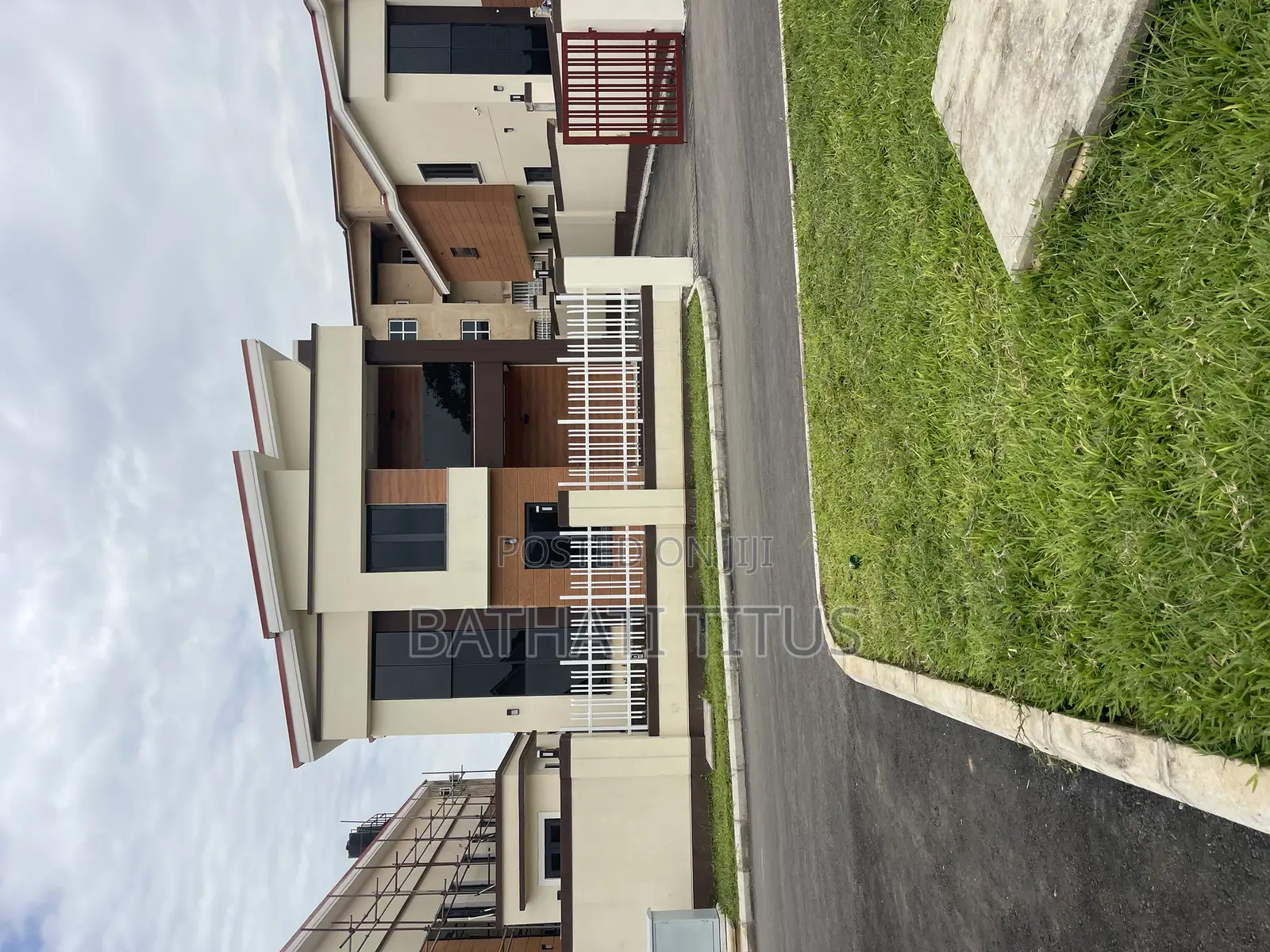 4bdrm Duplex in Life Camp for sale in Life Camp